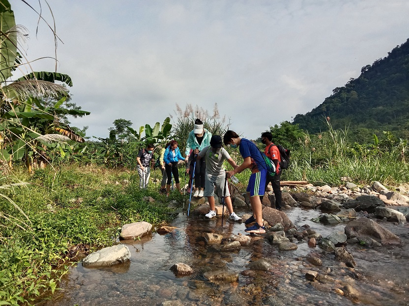 Trekking 5 curug Sentul